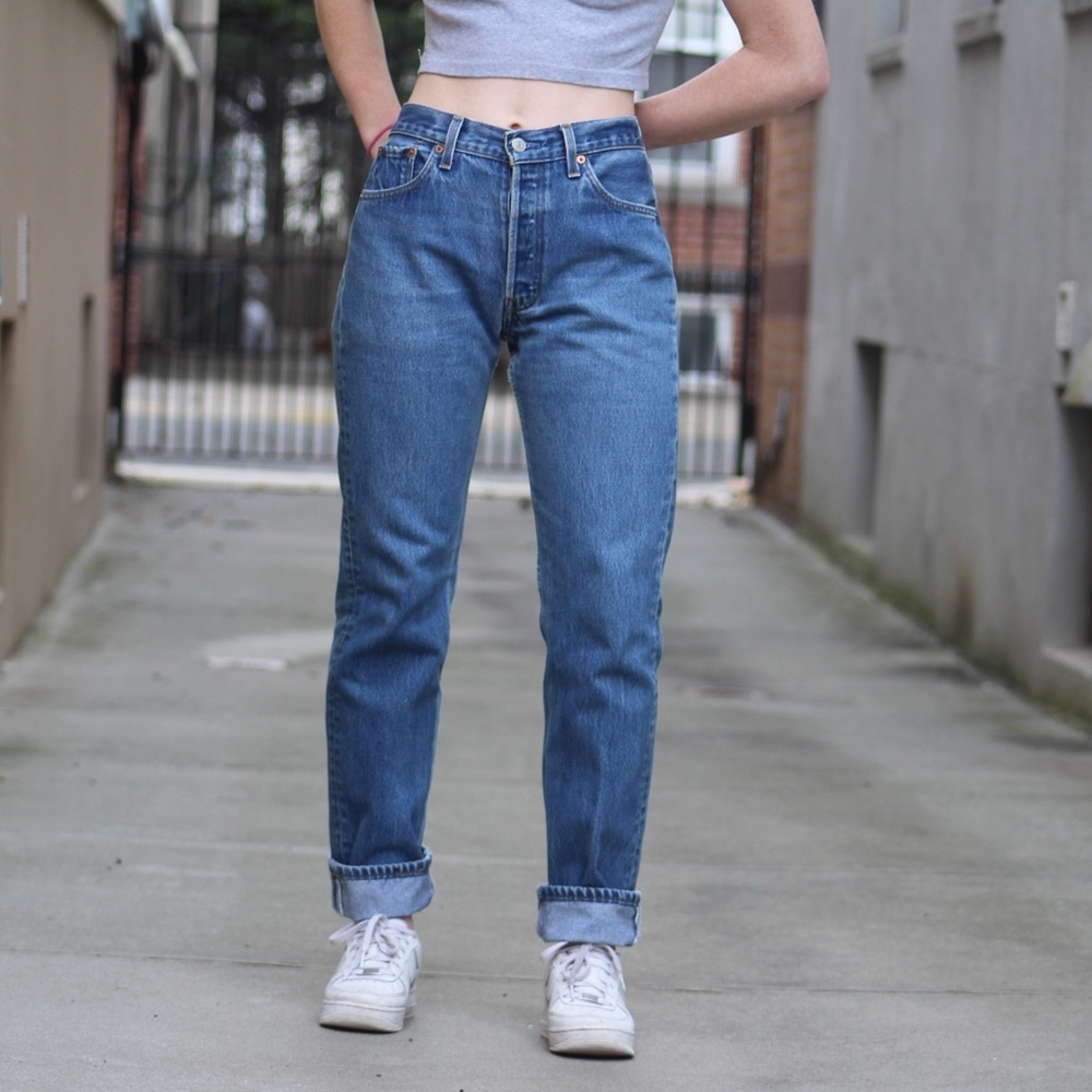 501 Levi’s medium wash mom jeans sz26-27